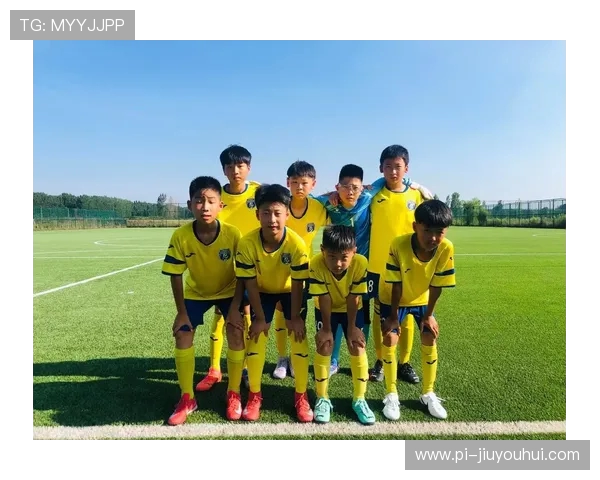 少年足球场上的激情与梦想 他们用脚步书写青春的篇章