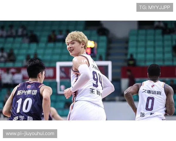 王哲林球迷会是否有成员参与足球运动的探讨与分析